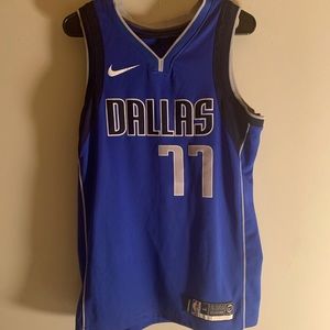 Nike Dallas Mavericks Luka Dončić Jersey